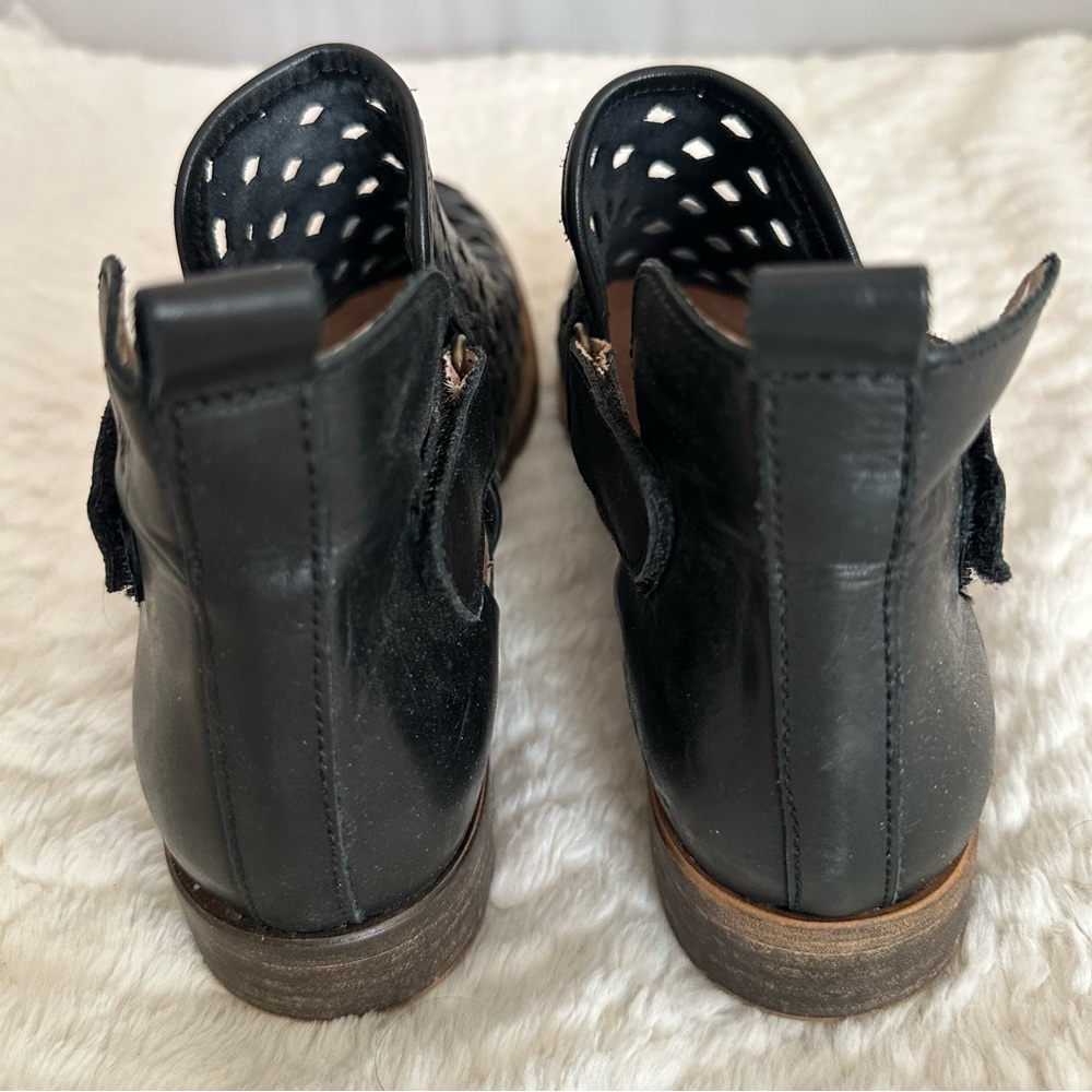Muse & Cloud Calia Genuine Leather Cutout Ankle Boots - Picture 3 of 4